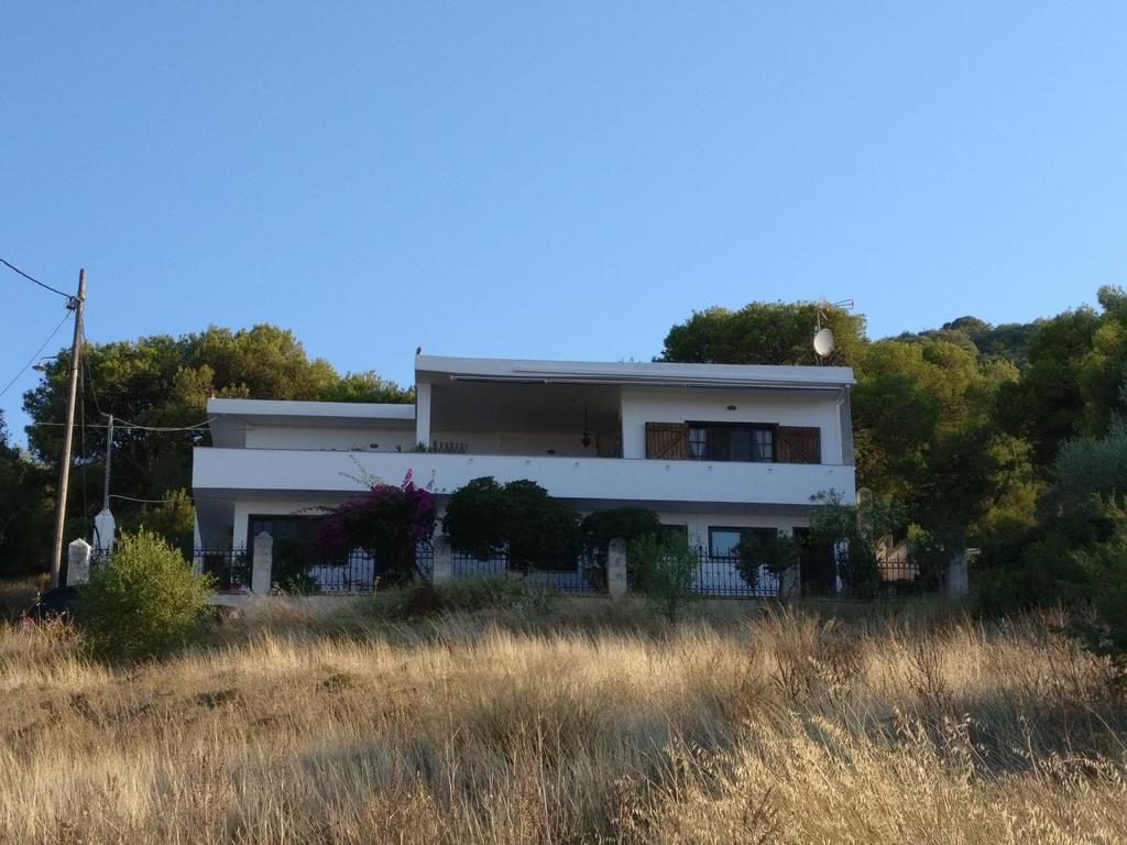 Goddess Artemis Balcony Apartment Exterior photo